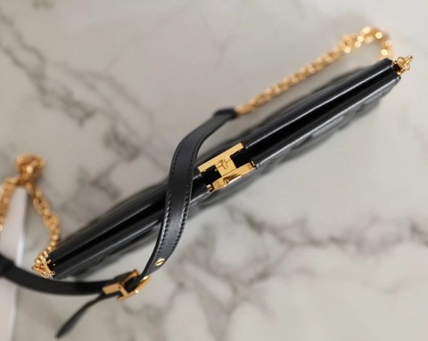 Dior Caro Colle Noire 클러치 위드 체인 블랙 까나주 S5166UDBB