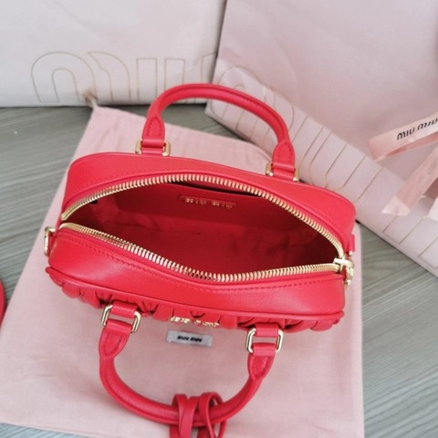 Miu Miu Arcadie 마틀라세 나파 가죽 백 5BB123 레드 M1