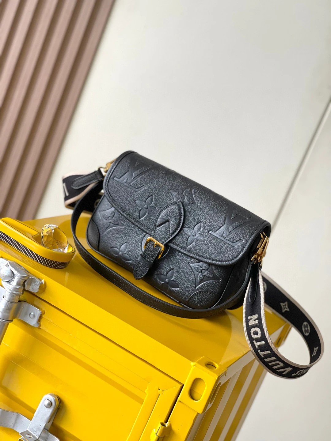 루이비통 M46386 다이앤 블랙 LV1