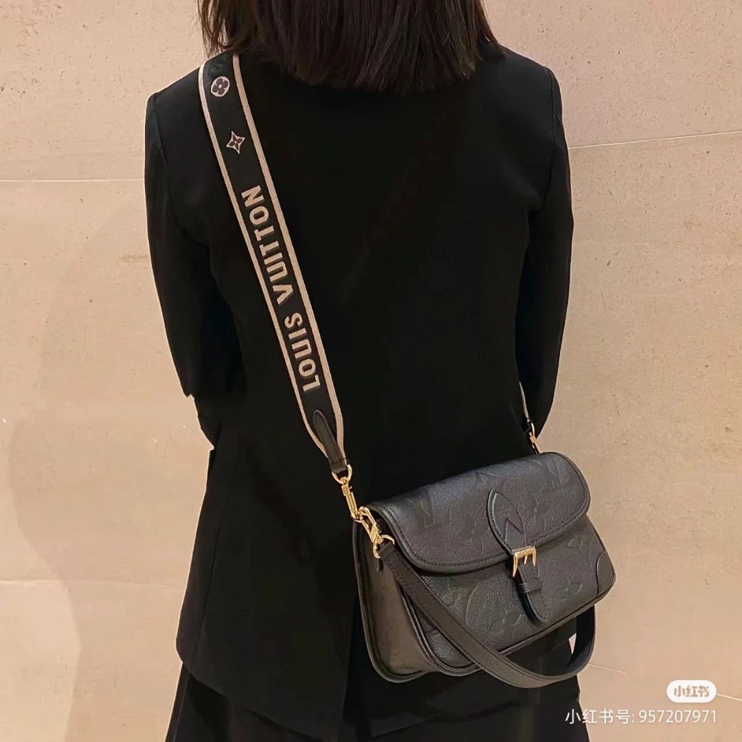 루이비통 M46386 다이앤 블랙 LV1
