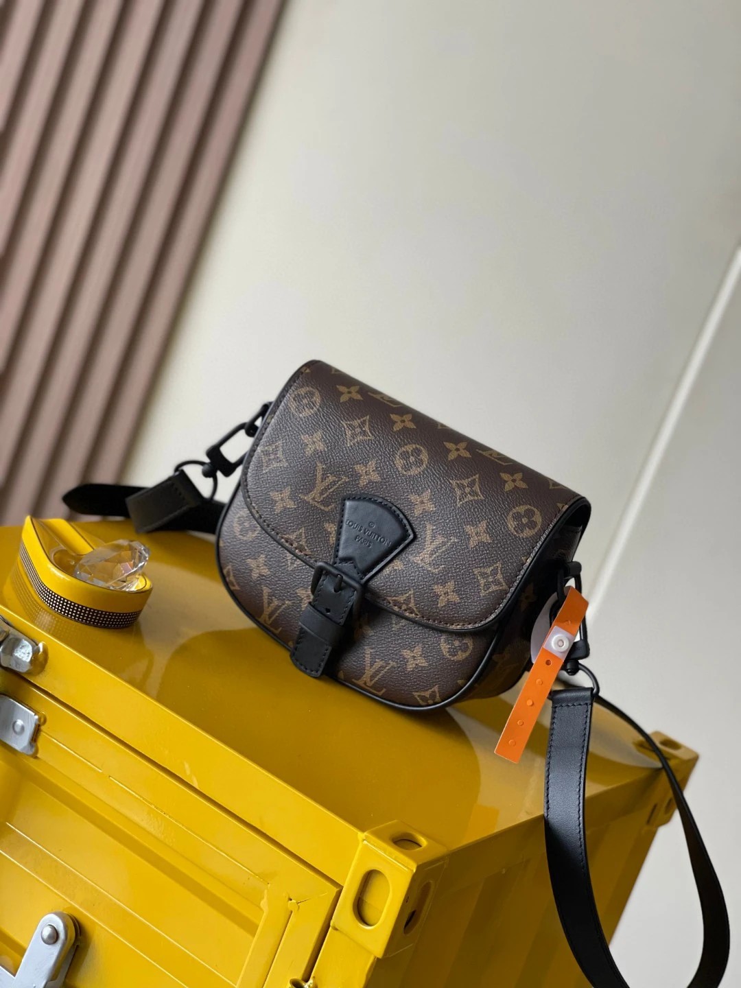 루이비통 M47060 몽수리 메신저 PM​ Lv1