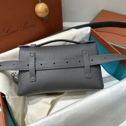 로로피아나 엑스트라 포켓 L16 벨트백
