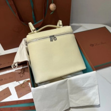 로로 피아나 엑스트라 포켓 백팩 L23.5 그레인드 카프스킨 FAN4041