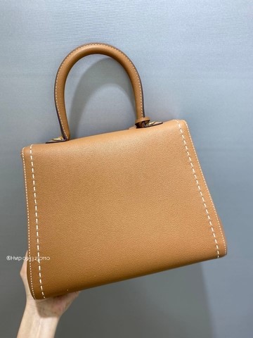 Delvaux Brillant MM Surpiqué 그레인 송아지 가죽 아이보리