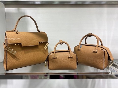 크리스피 송아지 가죽의 Delvaux Tempête MM AA0611AMF0ADNDO 베지탈 - 아이보리