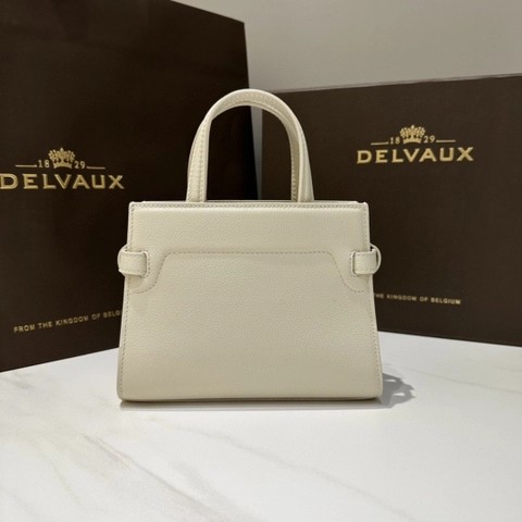 Delvaux Tempête Crush Small Silky 카프스킨 화이트