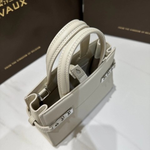 Delvaux Tempête Crush Small Silky 카프스킨 화이트