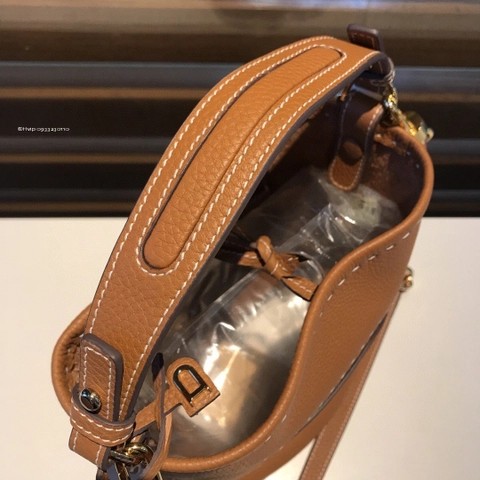 Delvaux 배터리 미니 버킷 Surpiquéen Taurillon Soft AA0607ATT0ADNDO