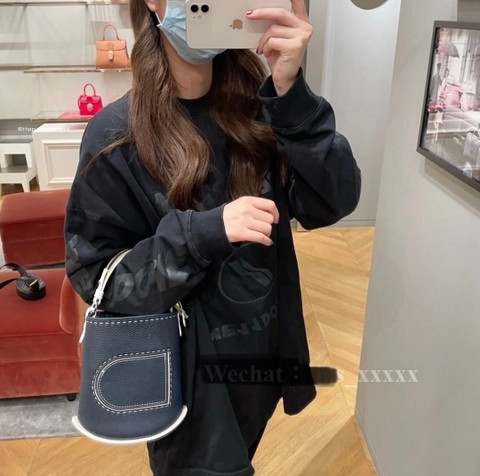 Delvaux 배터리 미니 버킷 Surpiquéen Taurillon Soft AA0607ATT0ADNDO