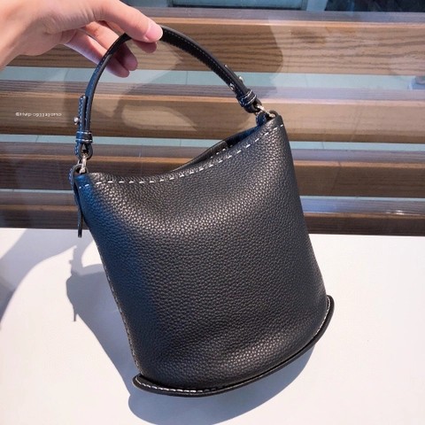Delvaux 배터리 미니 버킷 Surpiquéen Taurillon Soft AA0607ATT0ADNDO