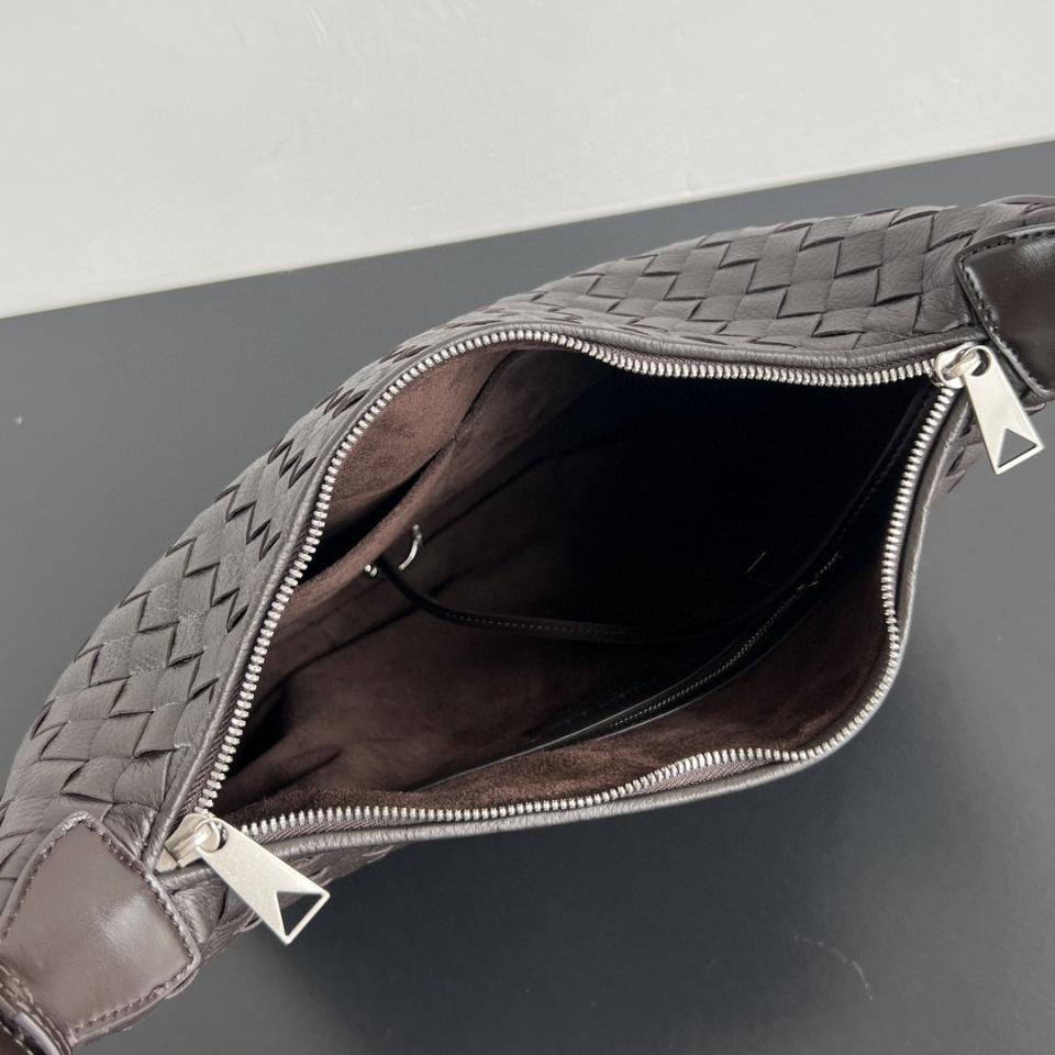 보테가 베네타 스몰 트래블러 폰단트 815748