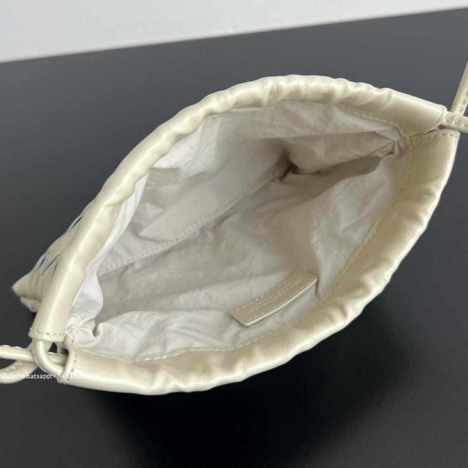 보테가 베네타 스몰 더스트백 아이보리 816987