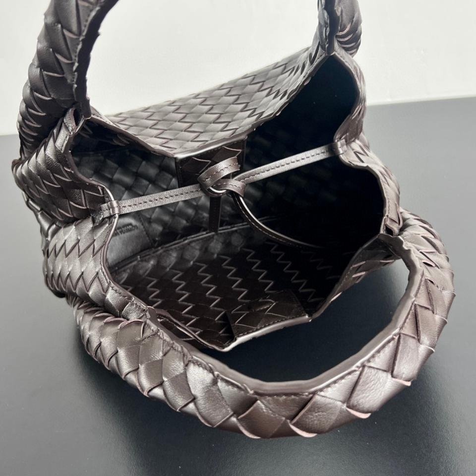 보테가 베네타 스몰 캄파나 폰단트 854248V4 28x16x15cm