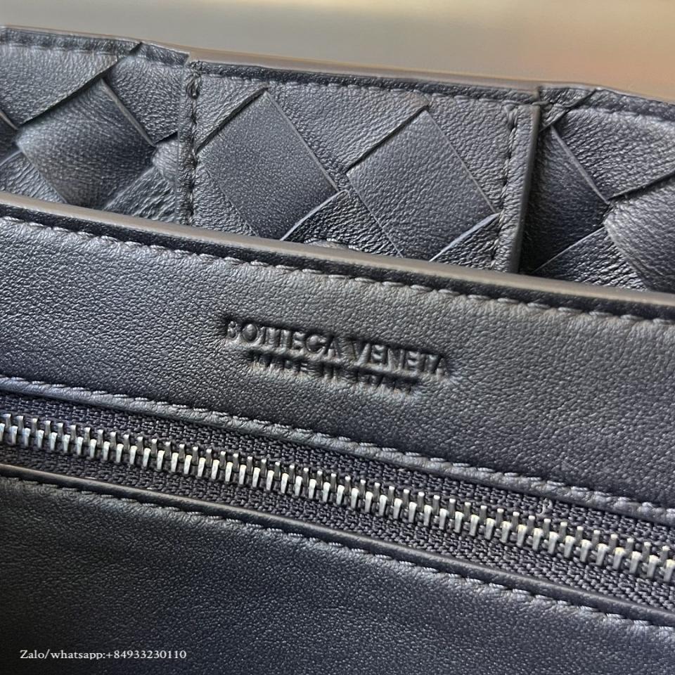 Bottega Veneta 스몰 안디아모 블랙 실버 - 톤 메탈 743568 25x22x10.5 cm