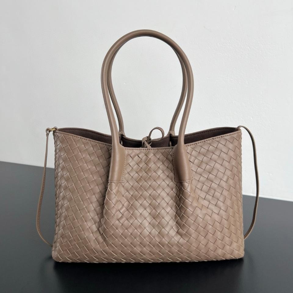 보테가베네타 피나코테카 솔방울/퐁당 854371 34*20*14cm