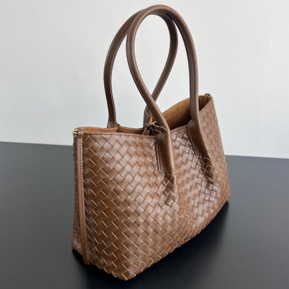 보테가베네타 피나코테카 솔방울 854371 34*20*14cm