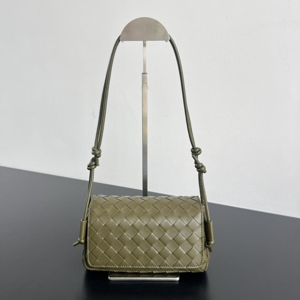 Bottega Veneta Notturno 올리브 843893 21x11x9cm