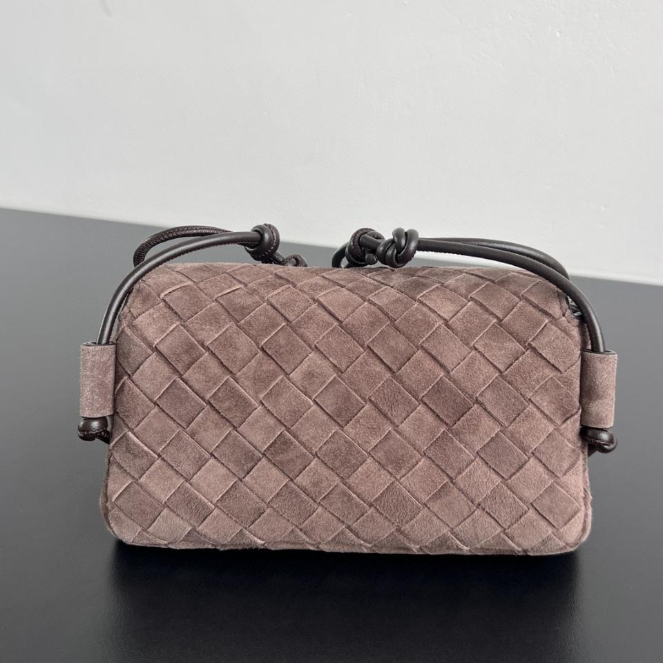 Bottega Veneta Notturno Fondant 스웨이드 송아지 가죽 843893   21x11x9cm