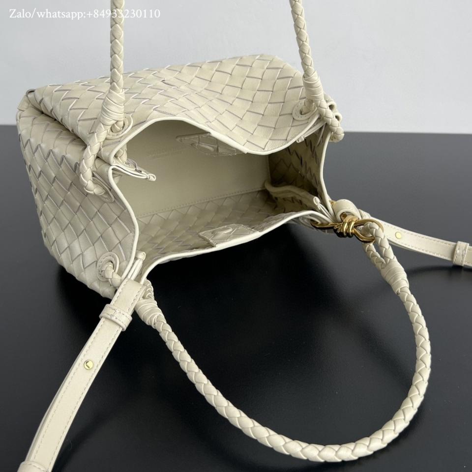 보테가 베네타 미디엄 파라슈트 씨솔트 835921 29.5x17.5x18.5cm