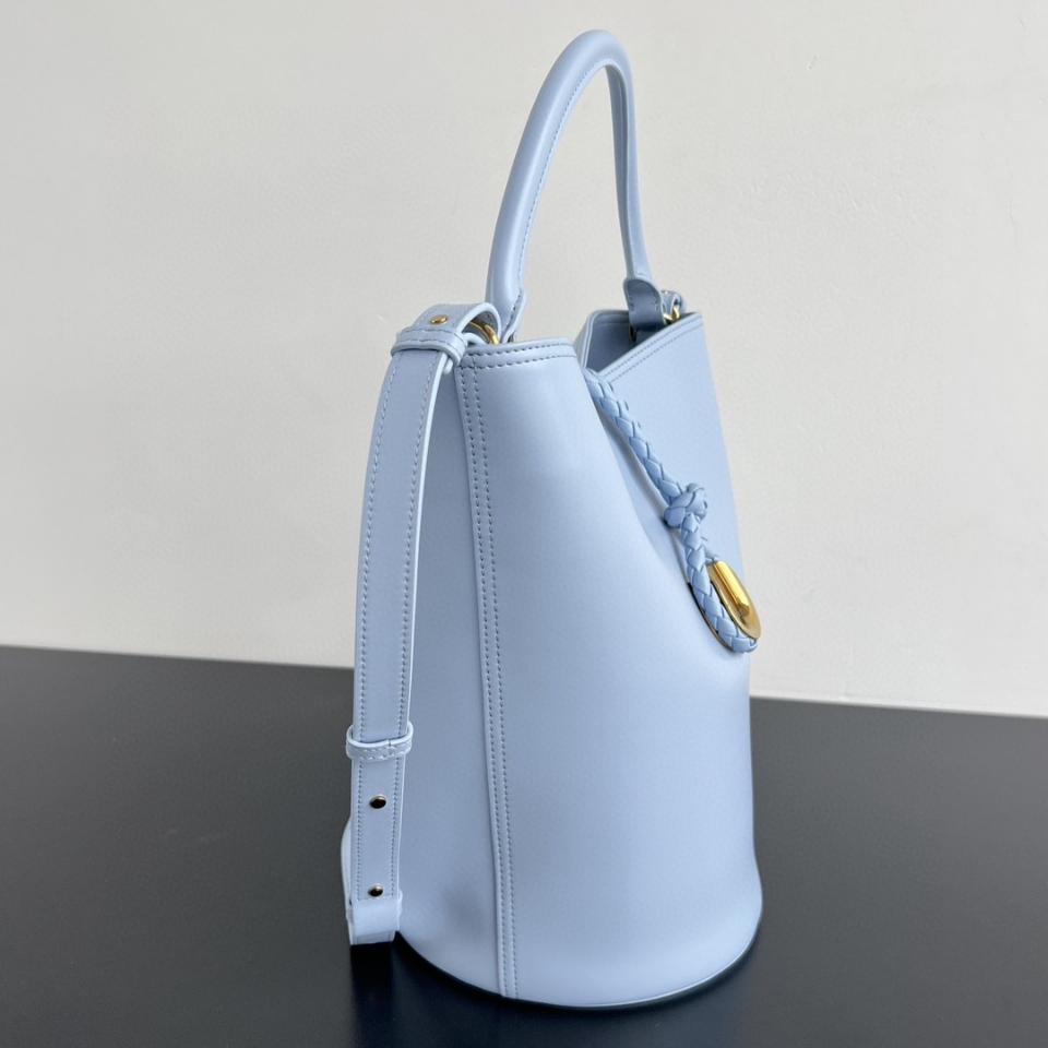 Bottega Veneta 미디엄 Liberta 블루 아이스 806038 30x18x18cm