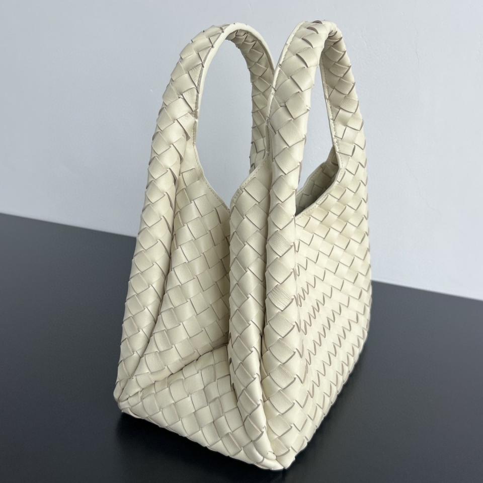 보테가 베네타 미디엄 캄파나 씨솔트 색상 844249V4 (33x20x16.5cm)