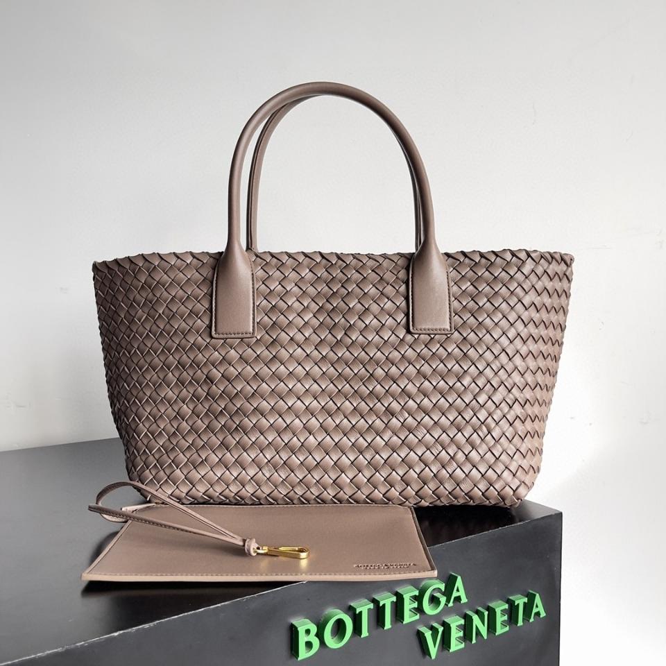 Bottega Veneta 미디엄 카바트 그레이 608810 40x28x16cm