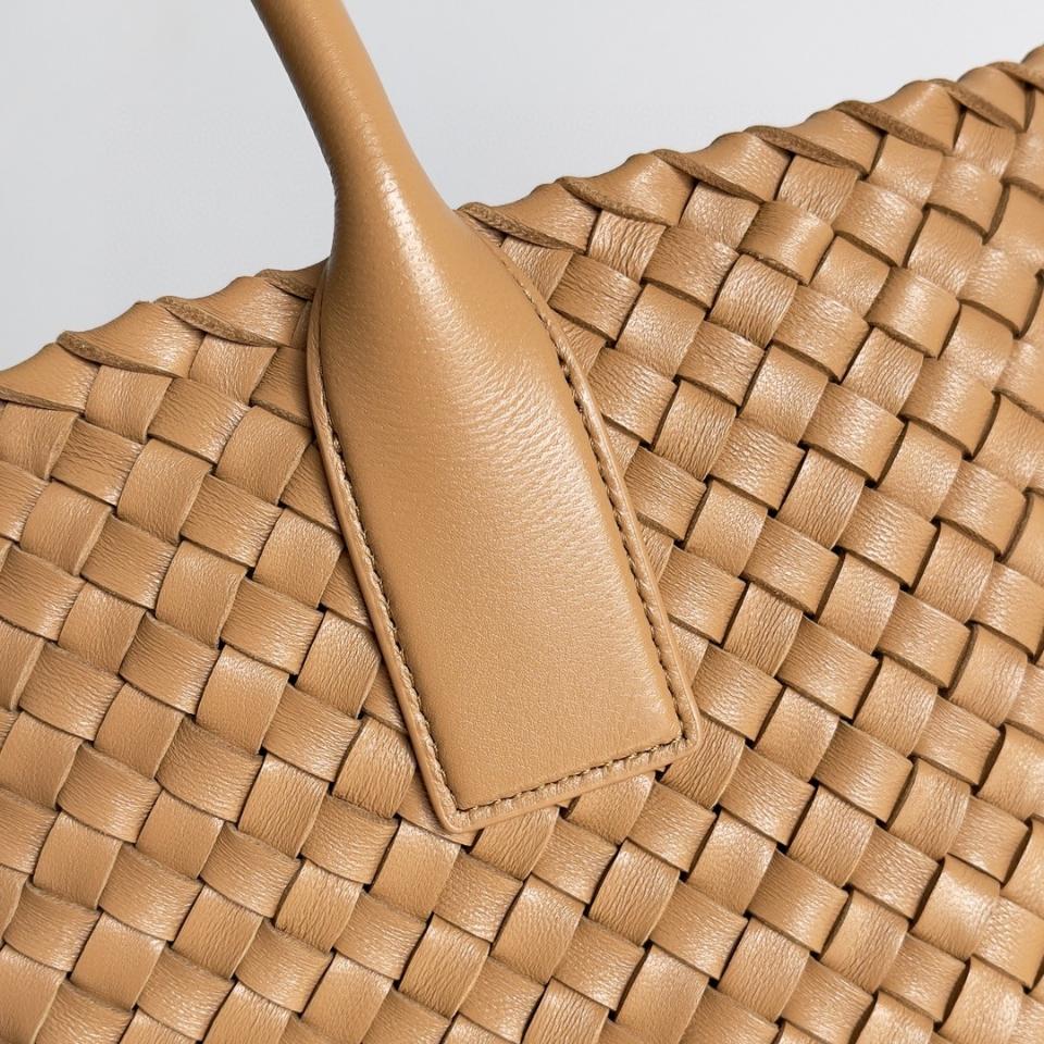 Bottega Veneta 미디엄 카바트 브라운 608810 40x28x16cm