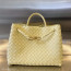 BOTTEGA VENETA 미디엄 안디아모 설퍼 743572 32x25x11cm