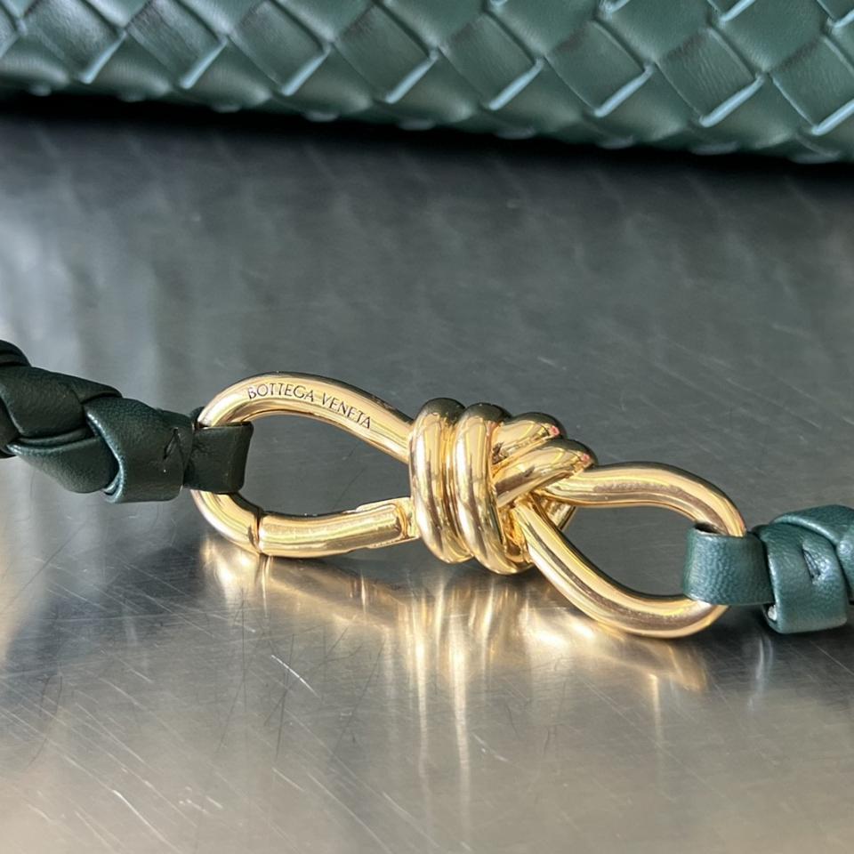 BOTTEGA VENETA 미디엄 안디아모 에메랄드그린 743572 32x25x11cm