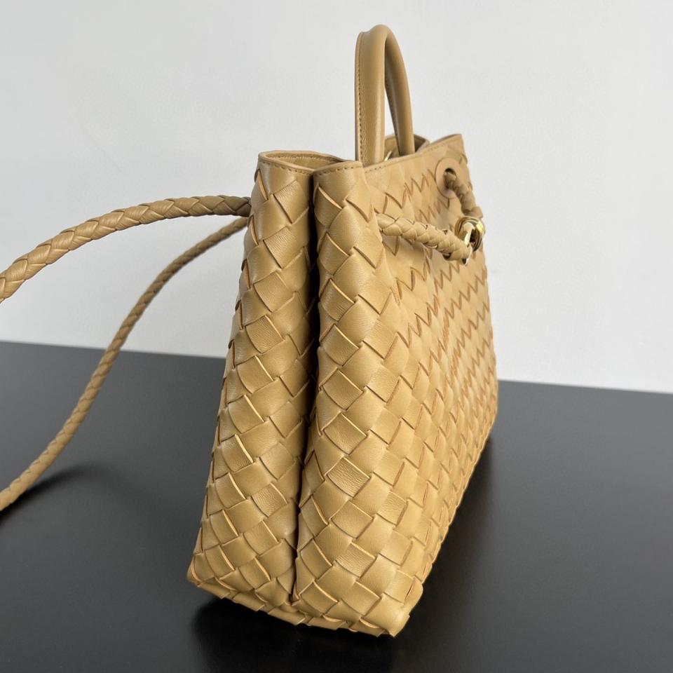 BOTTEGA VENETA 미디엄 안디아모 다크 프랄린 743572 32x25x11cm