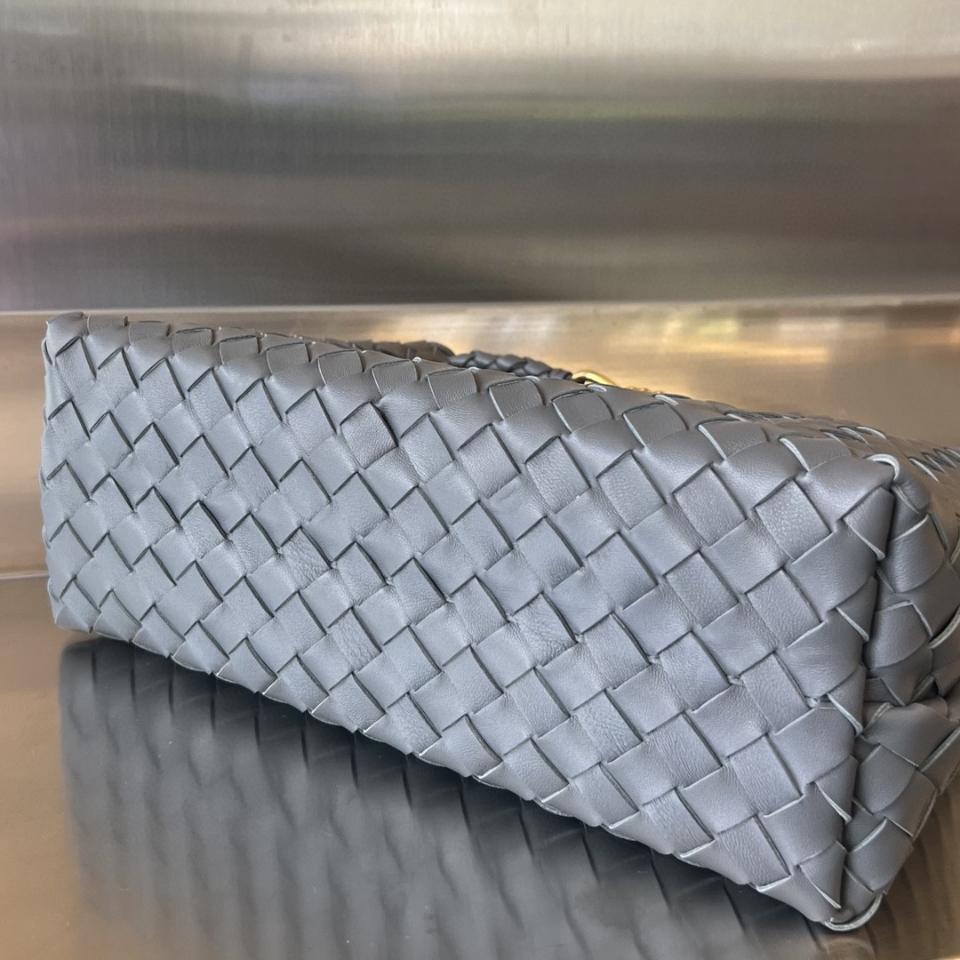 BOTTEGA VENETA 미디엄 안디아모 다크그레이 743572 32x25x11cm