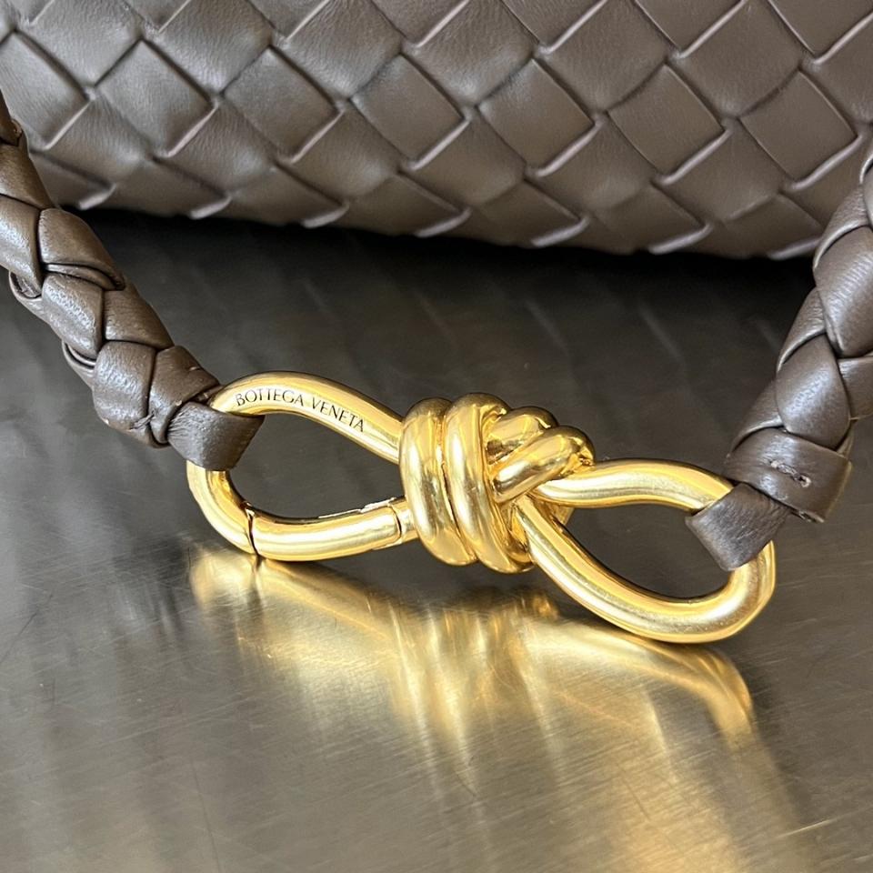 BOTTEGA VENETA 미디엄 안디아모 다크브라운 743572 32x25x11cm