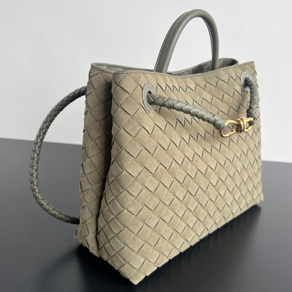 BOTTEGA VENETA 미디엄 안디아모 사이프러스 스웨이드 743572 32x25x11cm