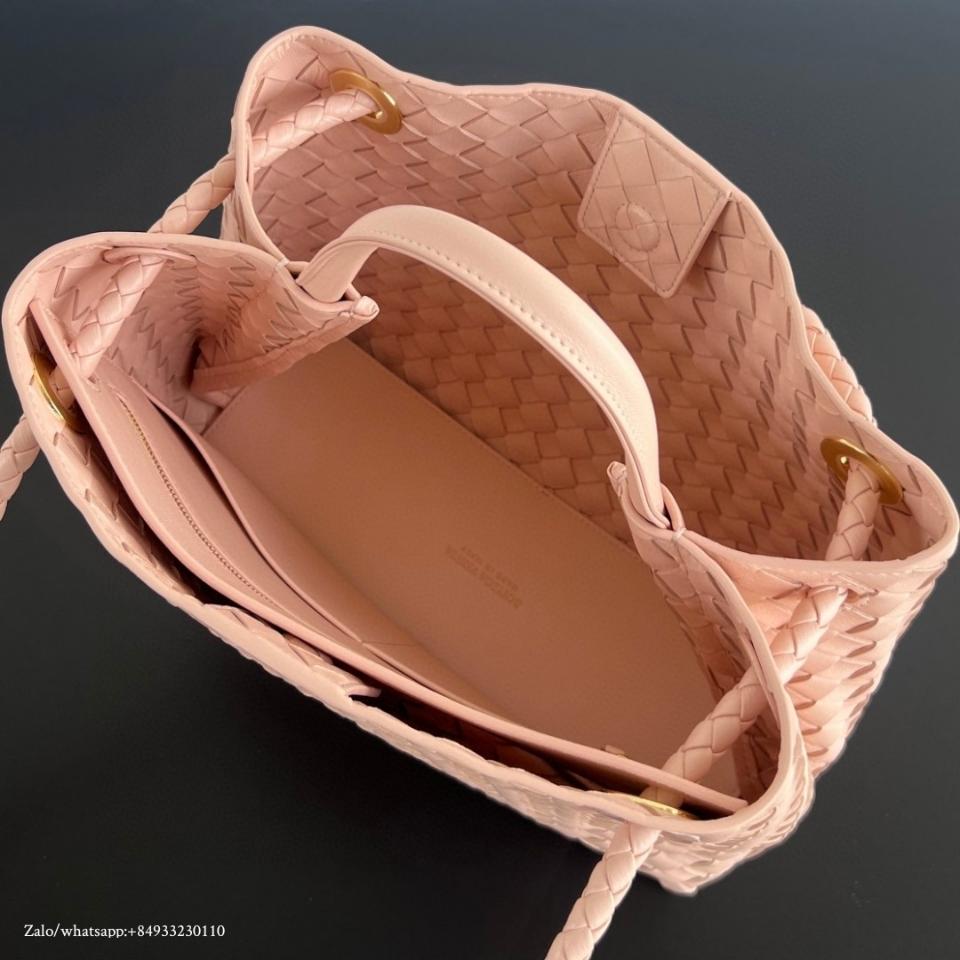 BOTTEGA VENETA 미디엄 안디아모 카메오 743572 32x25x11cm