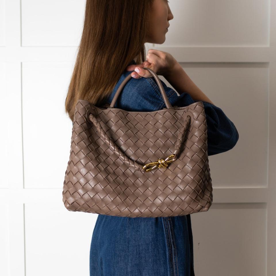 BOTTEGA VENETA 미디엄 안디아모 브라운 743572 32x25x11cm