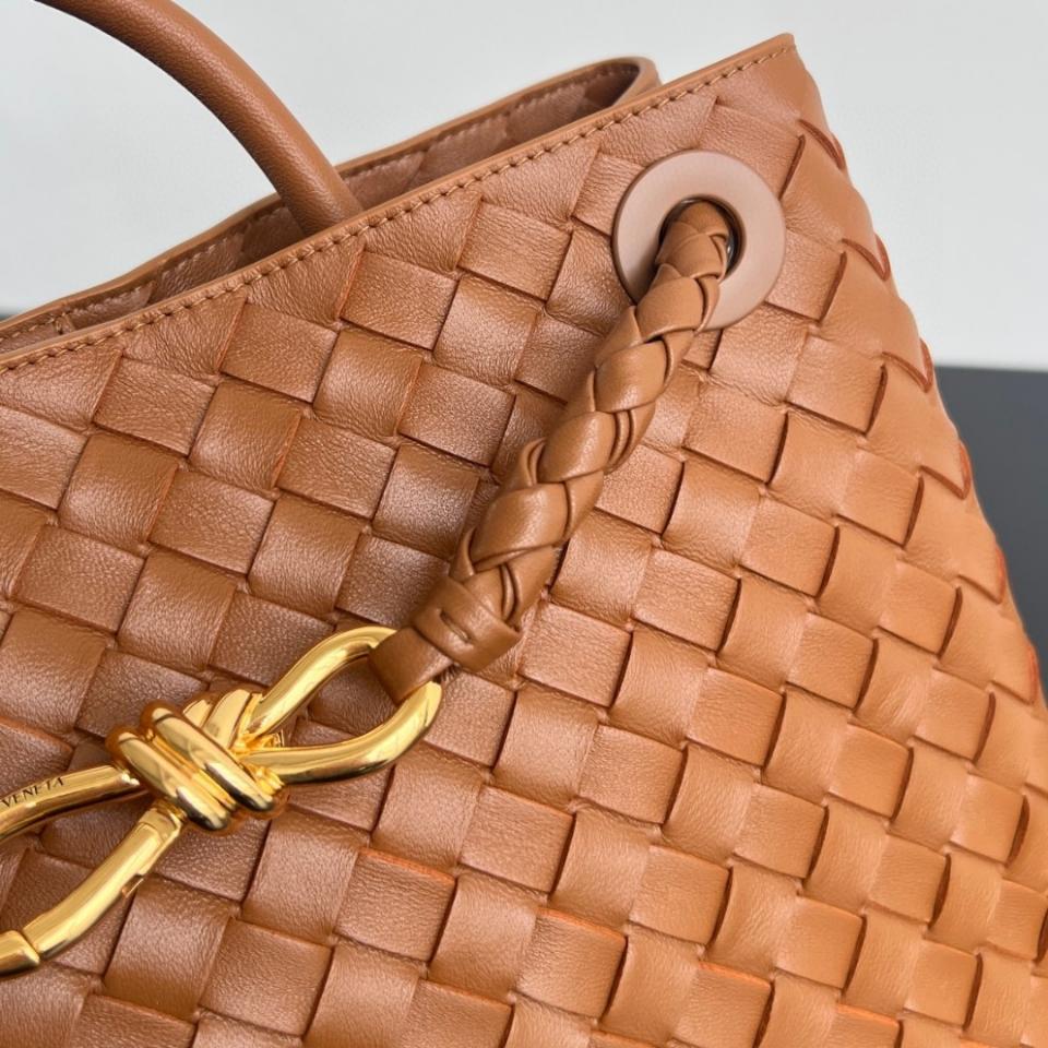 BOTTEGA VENETA 미디엄 안디아모 앰버 743572 32x25x11cm