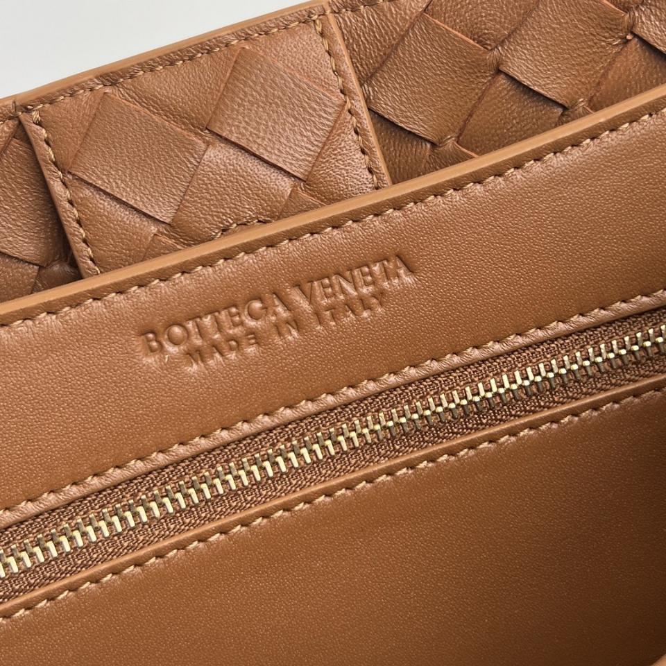 BOTTEGA VENETA 미디엄 안디아모 앰버 743572 32x25x11cm
