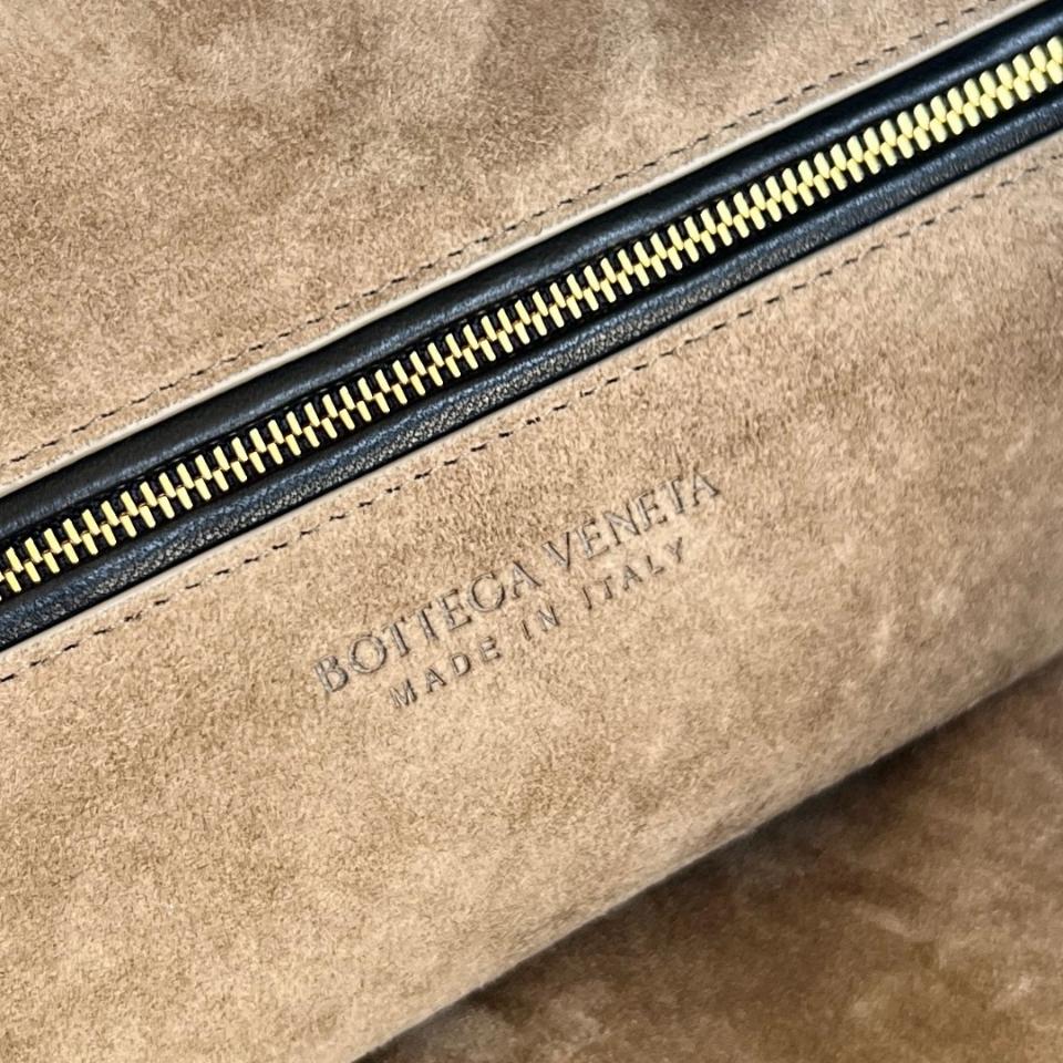 보테가 베네타 맥시 베네타 블랙 856739V6 59x39x6cm
