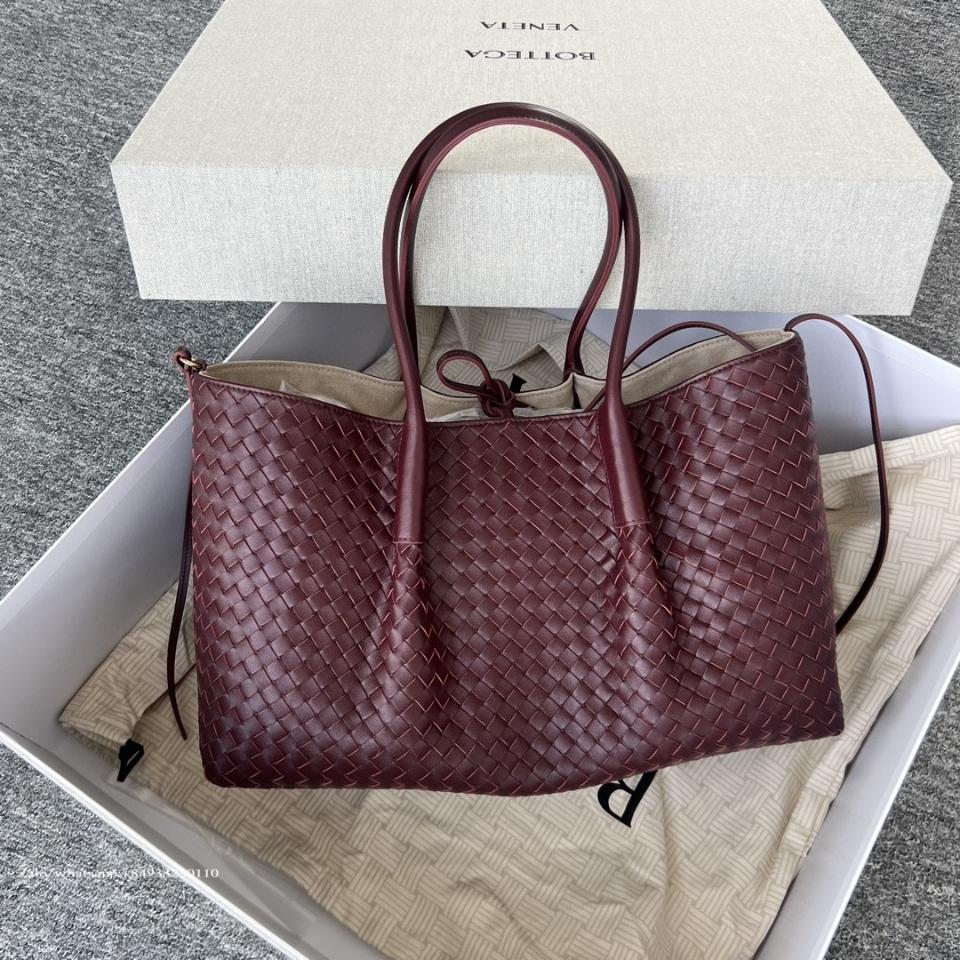 보테가 베네타 라지 피나코테카 바롤로/에크루 817166 43*14.5*23 cm