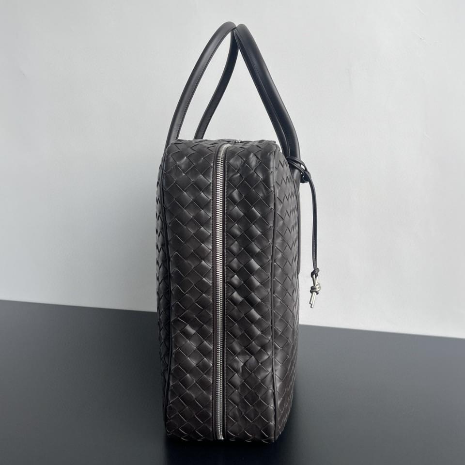 보테가 베네타 라지 겟어웨이 위켄더 폰단트 765620 50.5cm x 41.5cm x 15cm