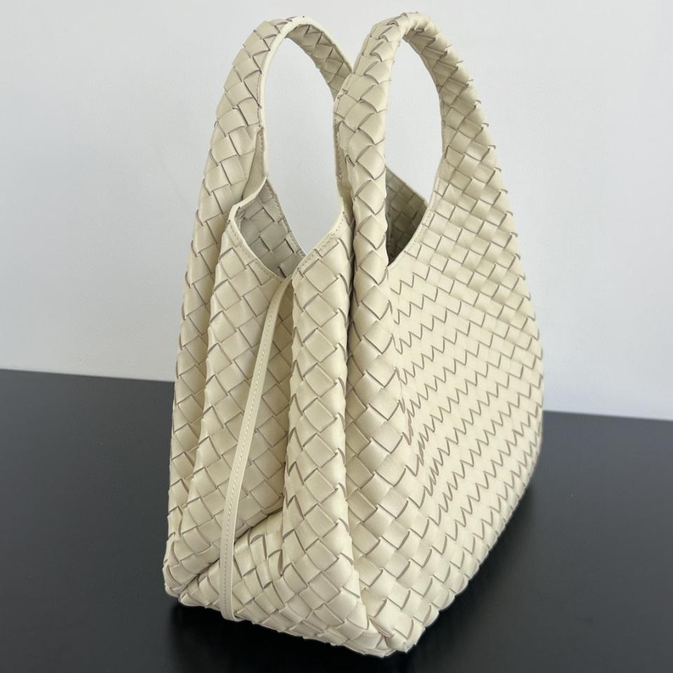보테가 베네타 라지 캄파나 씨솔트 844250V4 39x25x18.5cm