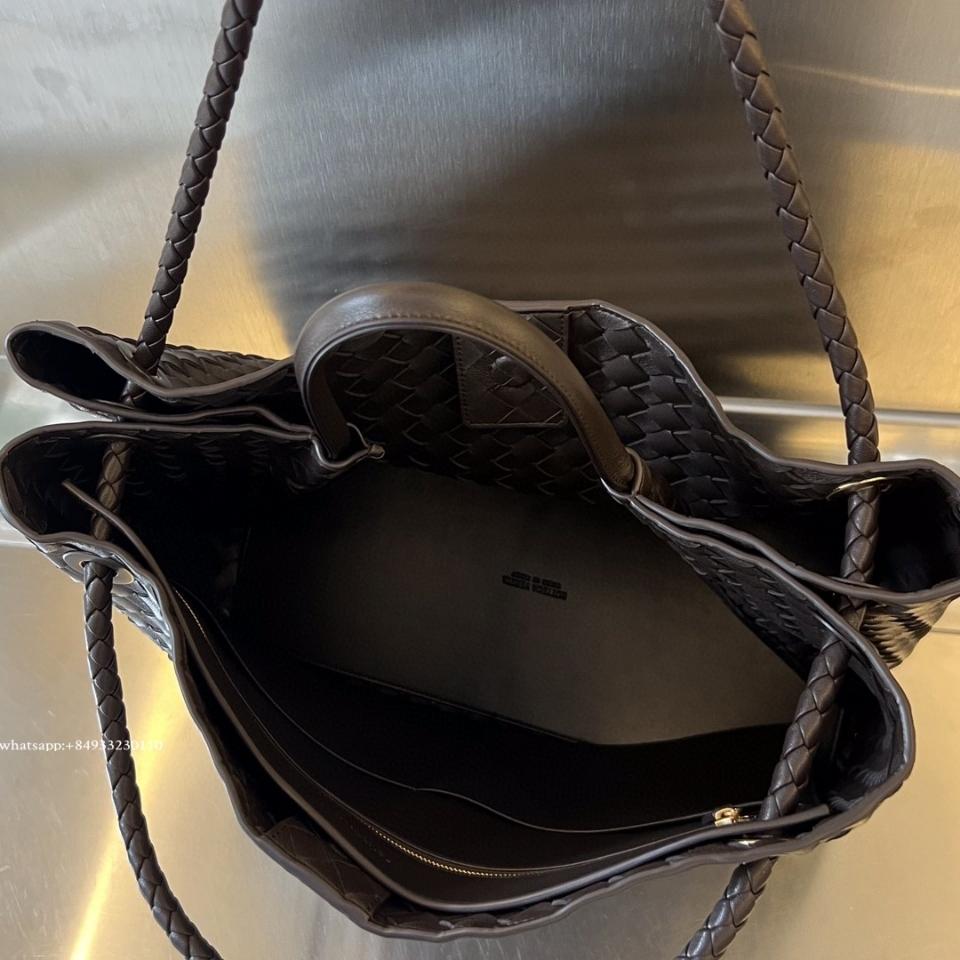보테가베네타 라지 안디아모 네이비 퐁당 743575 45*22*34 cm