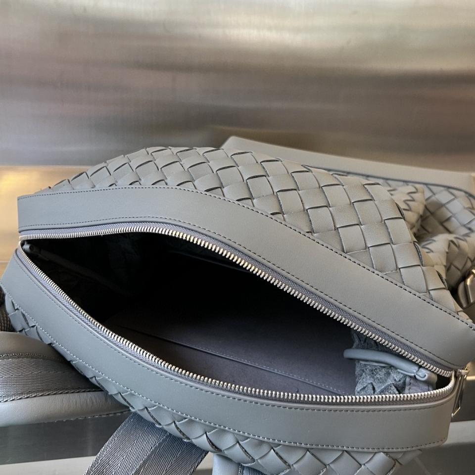 Bottega Veneta 인트레치아토 백팩 그레이 653118 42x30x13cm