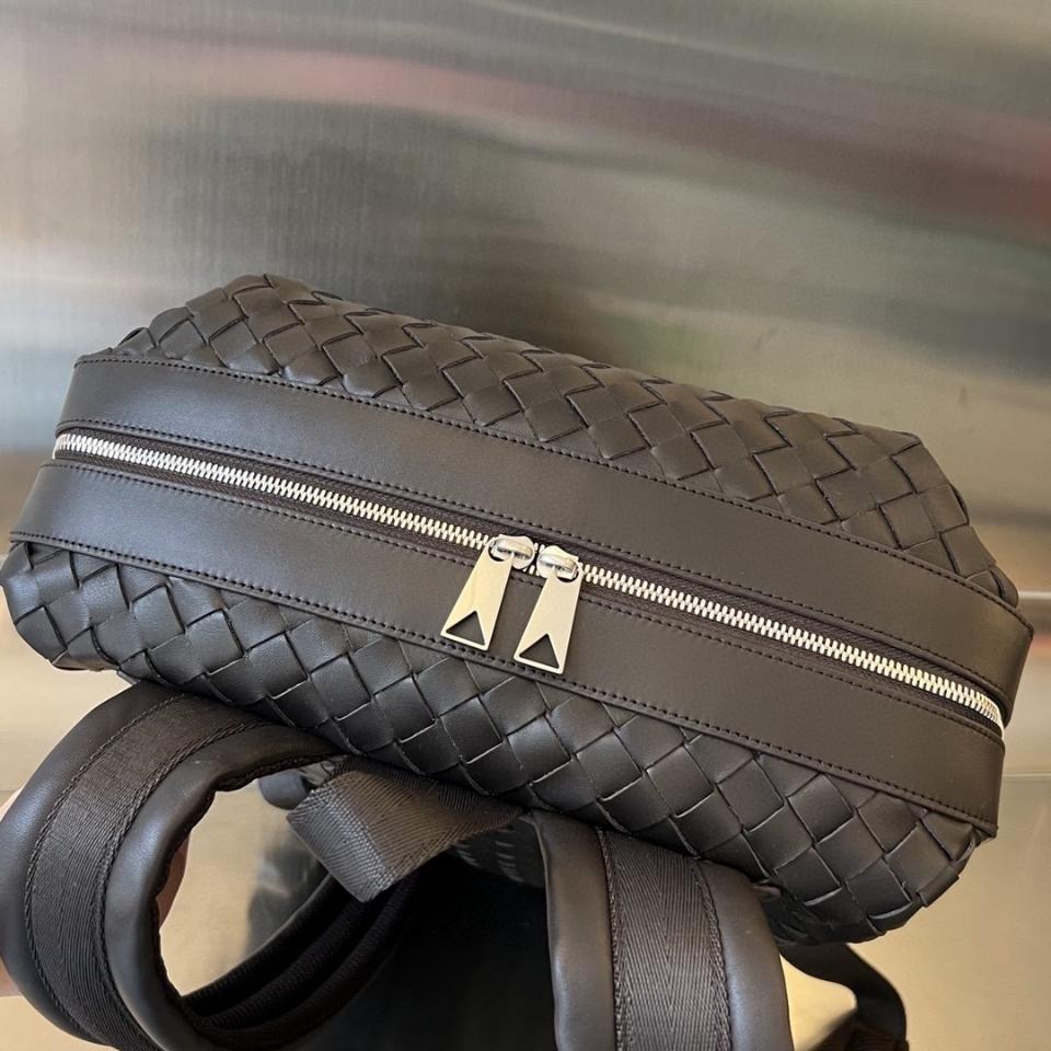 Bottega Veneta 인트레치아토 백팩 퐁당 653118 42x30x13cm
