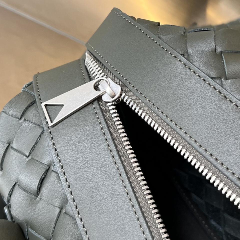 Bottega Veneta 인트레치아토 백팩 다크 카키 653118 42x30x13cm