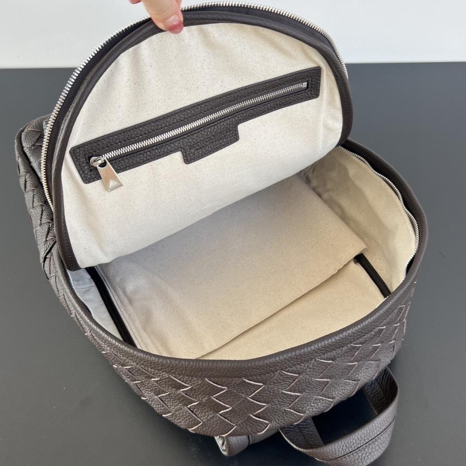 Bottega Veneta 인트레치아토 백팩 퐁당 833158 46x30x14cm