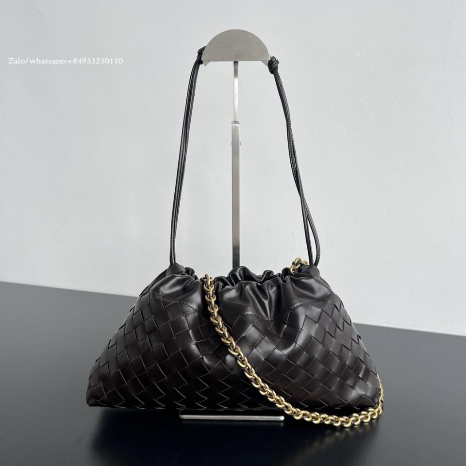 보테가 베네타 더스트백 노테 폰단트 844626V5 33x19x8cm