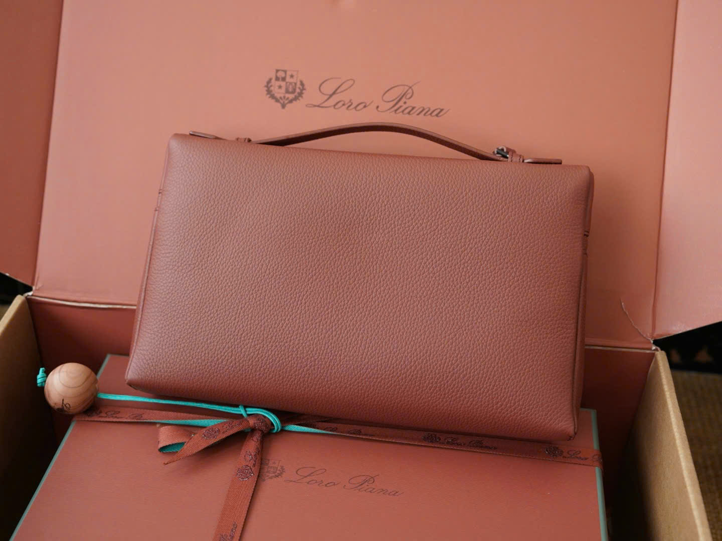 로로피아나 Extra Pouch L29 남성용 가죽 클러치백