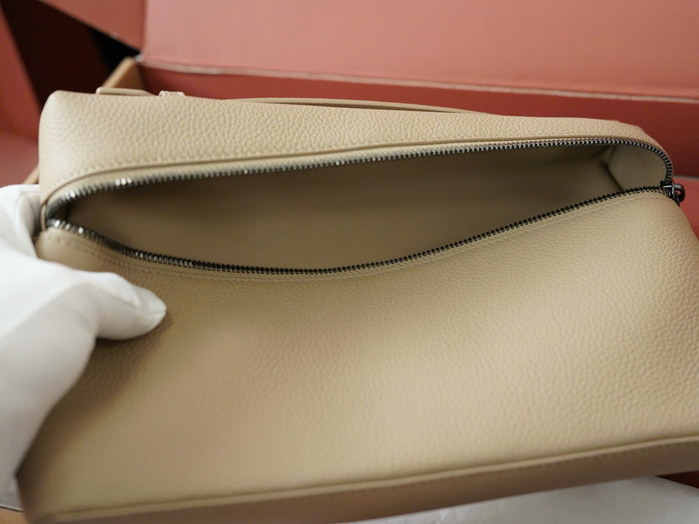 로로피아나 Extra Pouch L29 남성용 가죽 클러치백