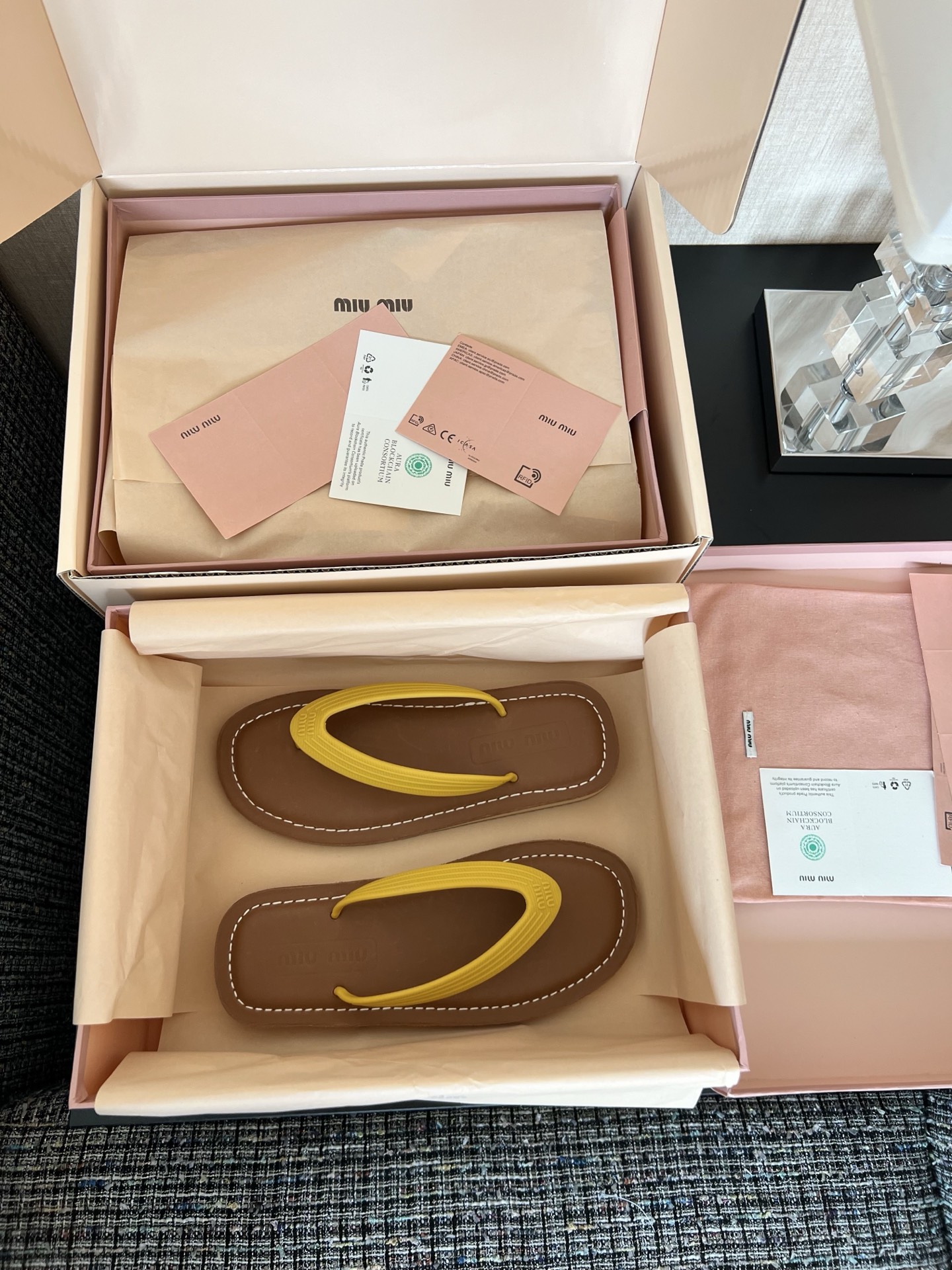 MIU MIU 로고 장식 여성 로퍼